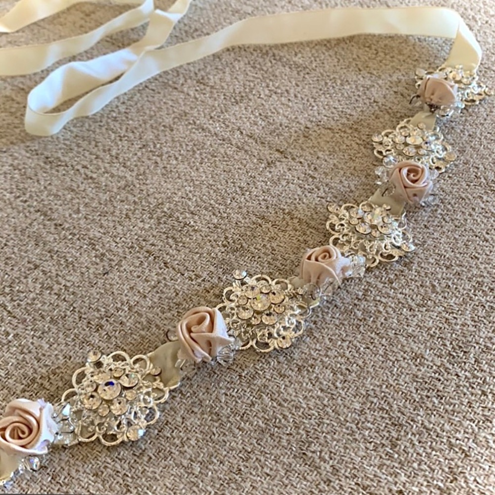 🪞 New satin and rose flower crystal tie up ribbon belt
